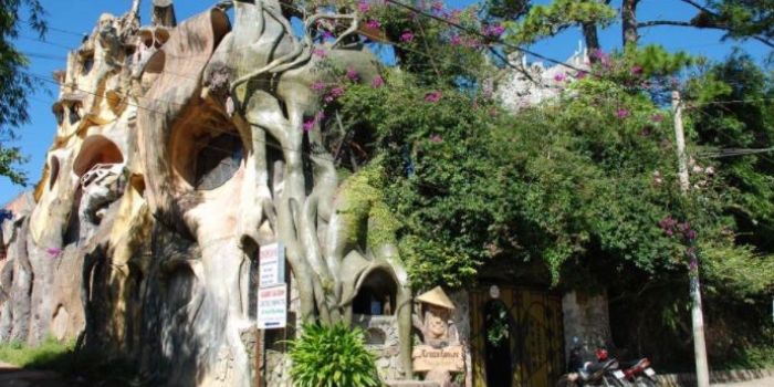 Çılgınlığın sınırlarını zorlayan bir yapı: Crazy House