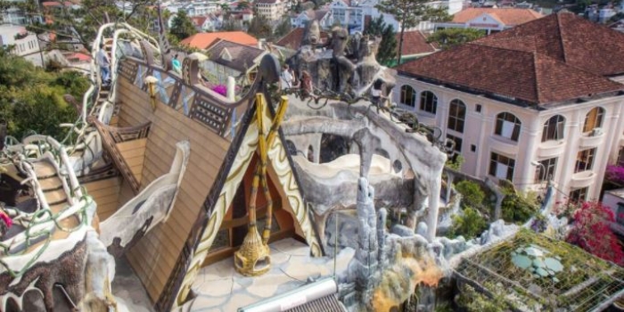 Çılgınlığın sınırlarını zorlayan bir yapı: Crazy House