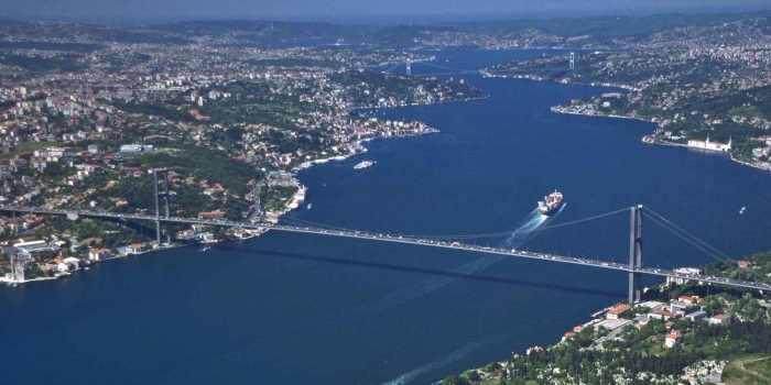 Coğrafya Kurumu'nda Kanal'lı müferadata eleştiri