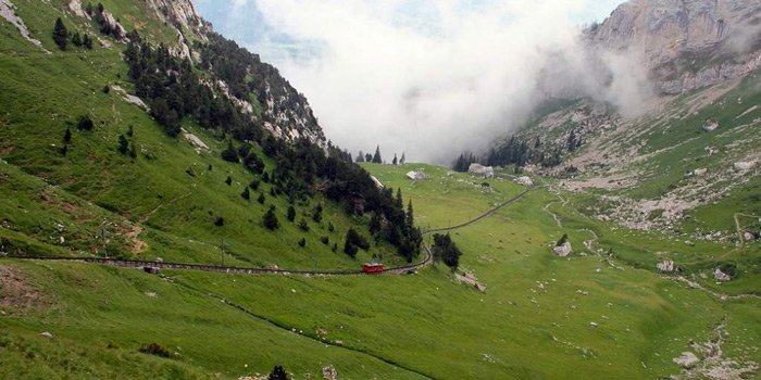 Cumhurbaşkanlığı Sarayı Kalkınma Bakanı'nın merceğinde