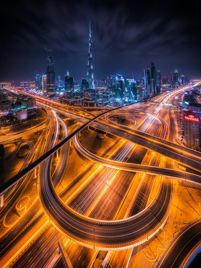 dubai-binalari-geceleri-nasil-gorunur-1458226071-0