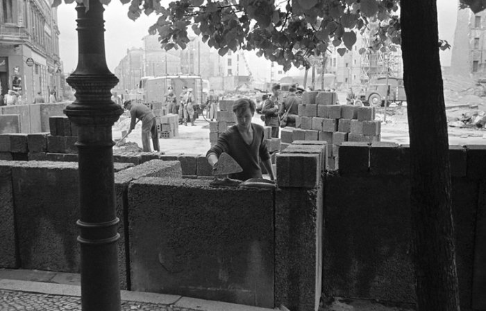 fotograflarla-berlin-duvari-1460983049-11