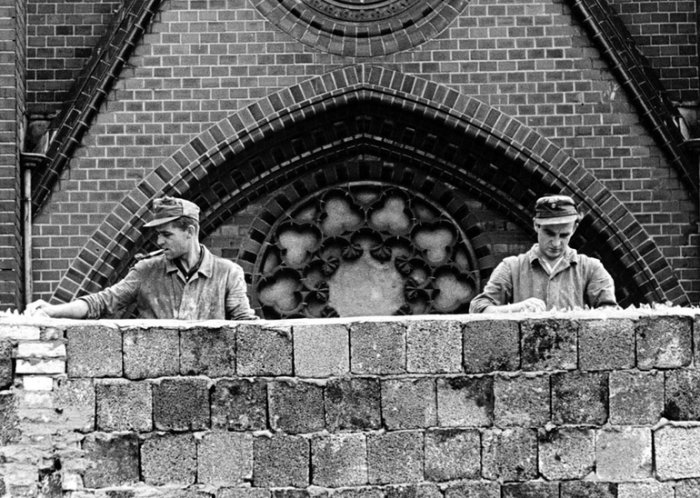 fotograflarla-berlin-duvari-1460983049-18