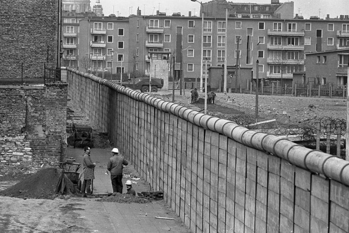 fotograflarla-berlin-duvari-1460983049-9