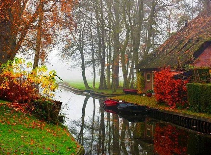 hollandanin-ruya-kasabasi-giethoorn-1445336959-0