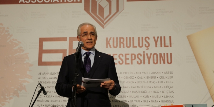 Hükümet müteahhitlere daha fazla kaynak için çalışıyor