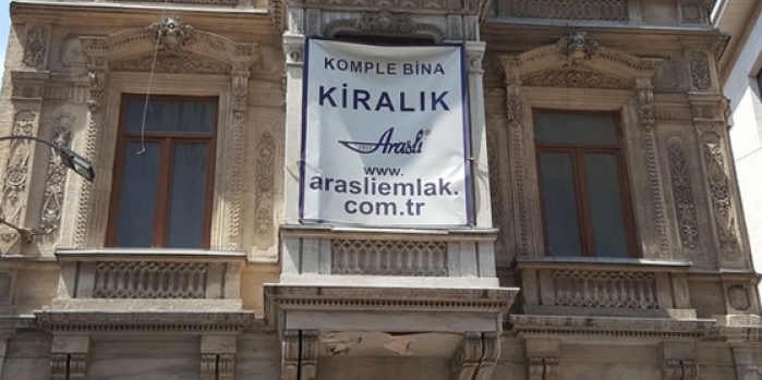 İstiklal'de kriz sessizliği