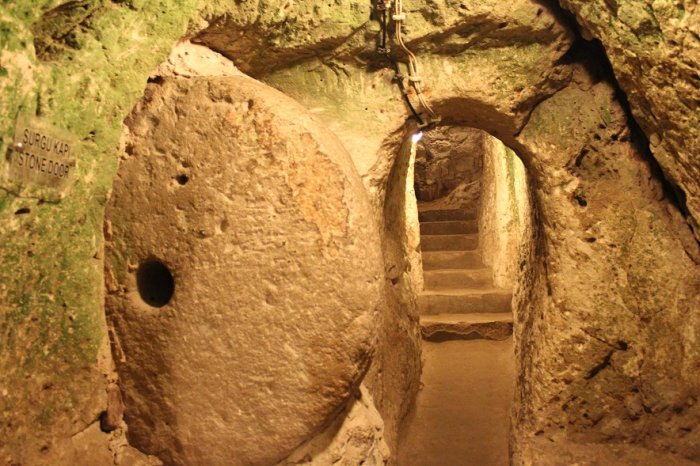 kapadokyanin-yeralti-sehirleri-1463751373-7