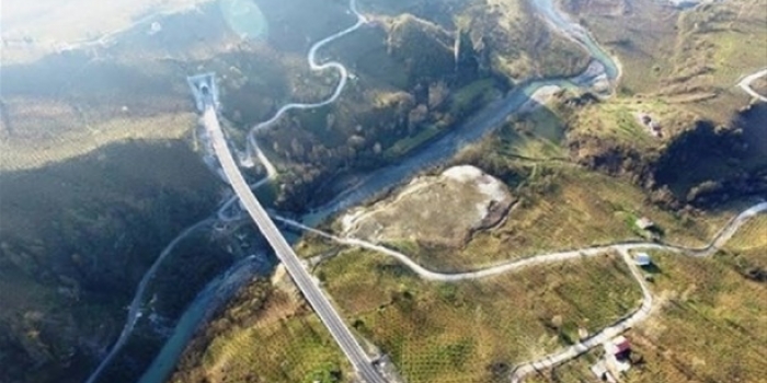 Karadeniz Akdeniz Yolu'nun yüzde 90'ı tamamlandı 