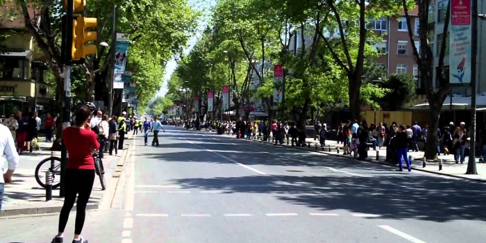 Kıvanç Tatlıtuğ Bağdat Caddesi'nden 2 dükkan satın aldı