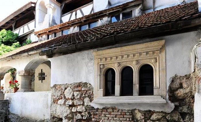 kont-drakulanin-satosu-bran-kalesi-1463408405-12