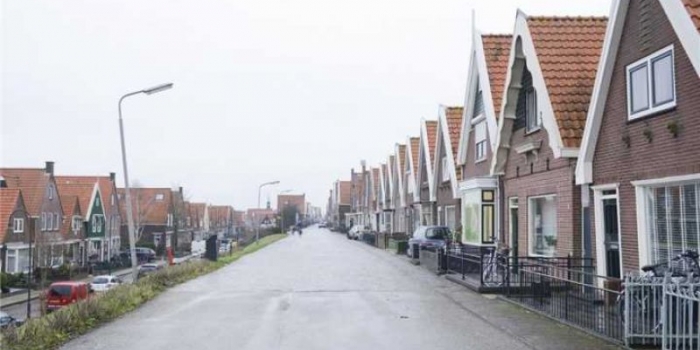Sneijder'in eşi evini sattı