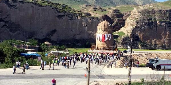 Tarihi Zeynel Bey Türbesi taşınıyor