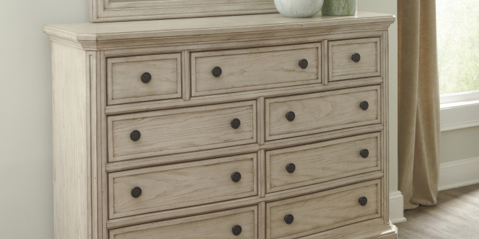 Vintage sevenlere özel Ashley Furniture tasarımları 