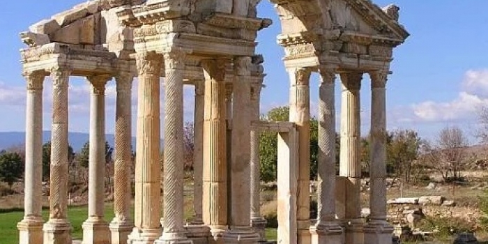 Yılların yıpratamadığı tarihi yapılar