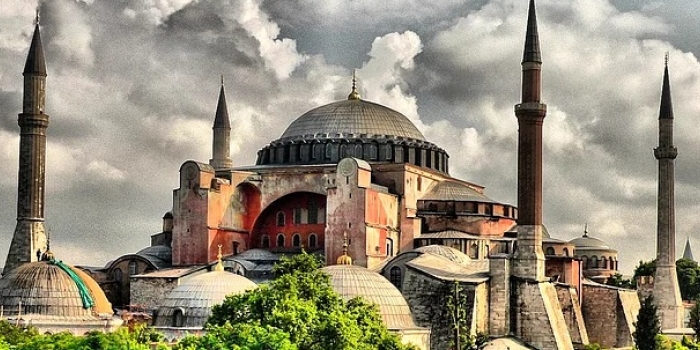 Yılların yıpratamadığı tarihi yapılar